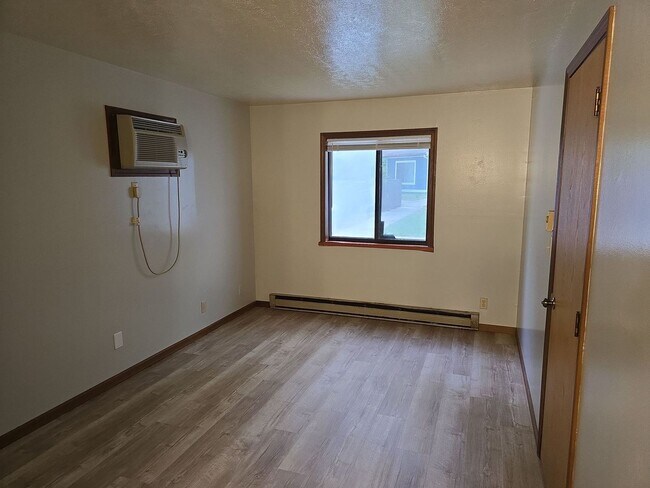 Building Photo - Lynnwood Apartments