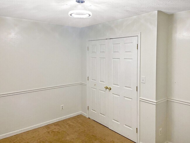 Building Photo - 3144 Holland Cliffs Rd