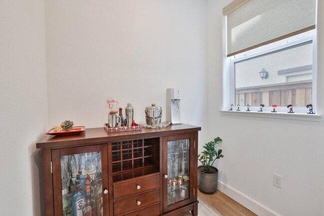 Building Photo - 2887 Penrose Ln
