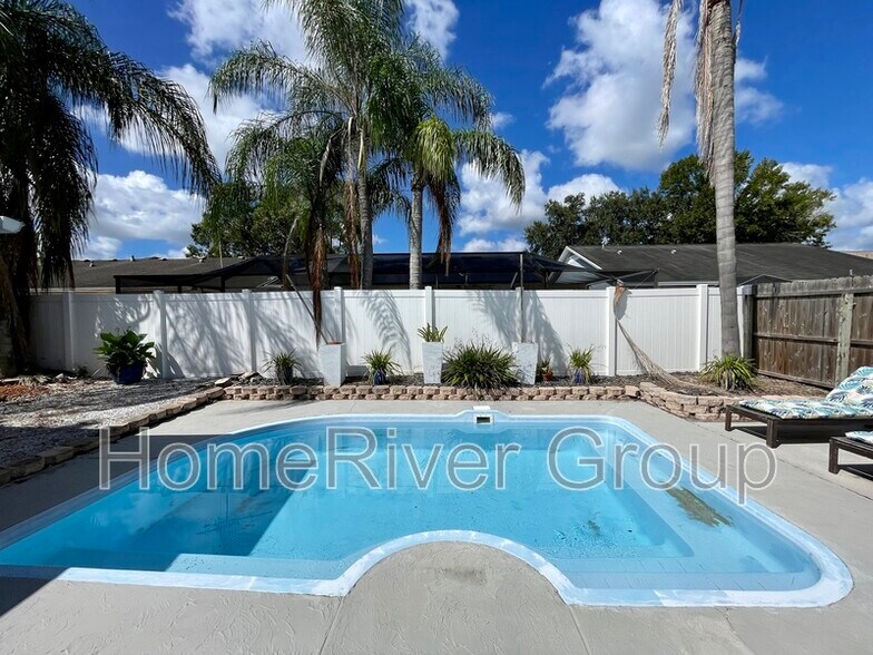 Building Photo - 10110 Cedar Dune Dr