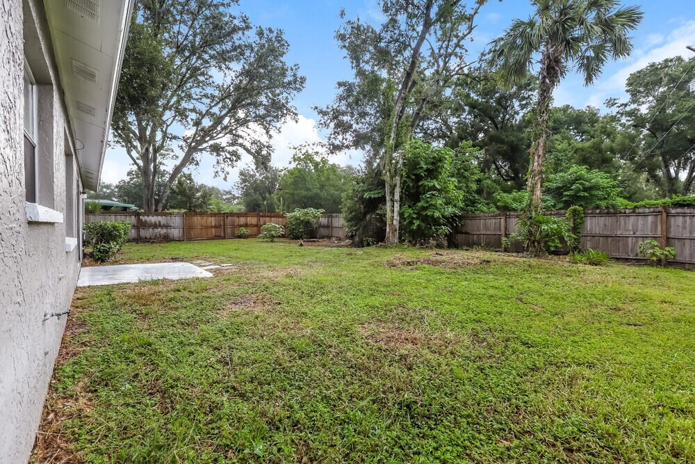 Building Photo - 3215 Las Brisas Dr
