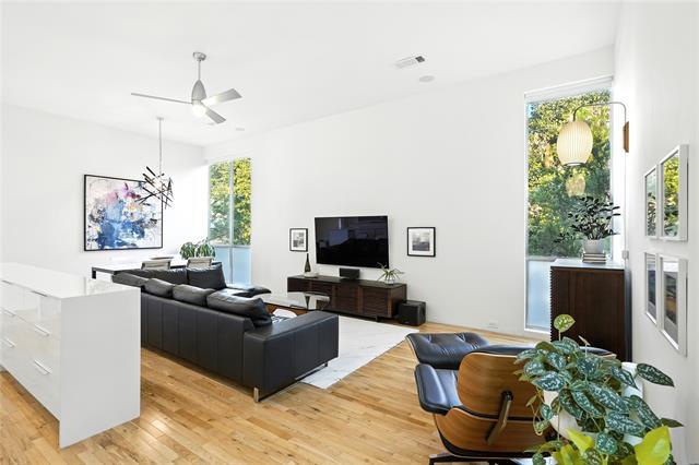 Building Photo - 2325 Rusk Pl