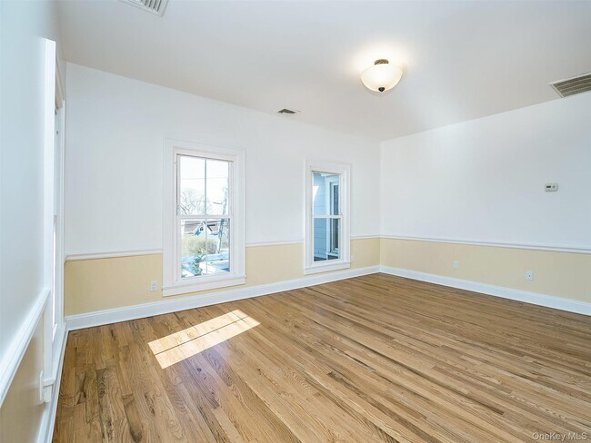 Building Photo - 26 Summit Ave