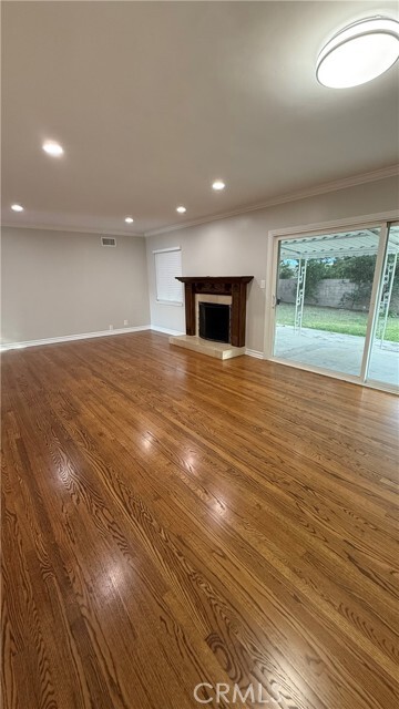 Building Photo - 1336 E Dalton Ave