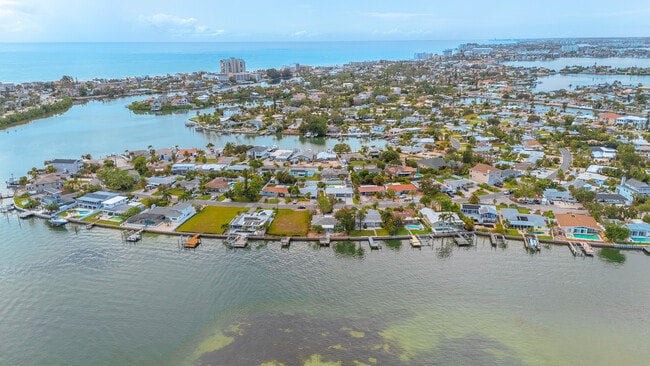 Building Photo - 3536 Belle Vista Dr E