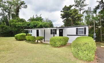 Building Photo - 2716 Deep Forest Cir
