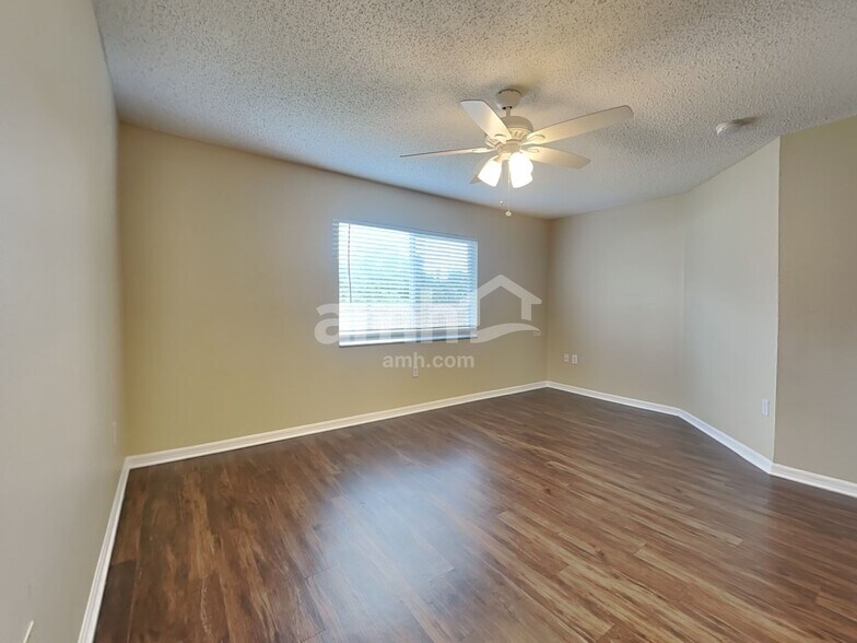 Building Photo - 519 Scarlet Maple Ct