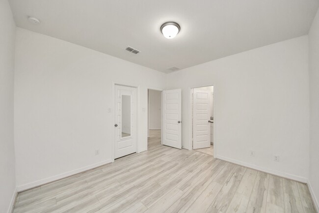Building Photo - 6707 Regatta Park Ln