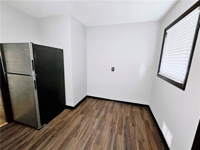 Building Photo - 2877 Whispering Hills Dr