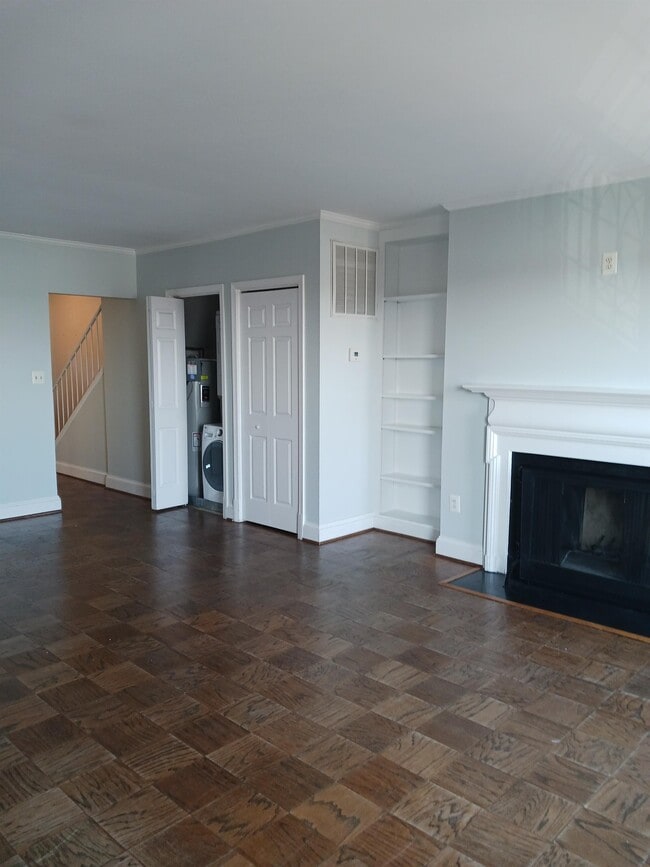 Building Photo - 1670 Beekman Pl NW