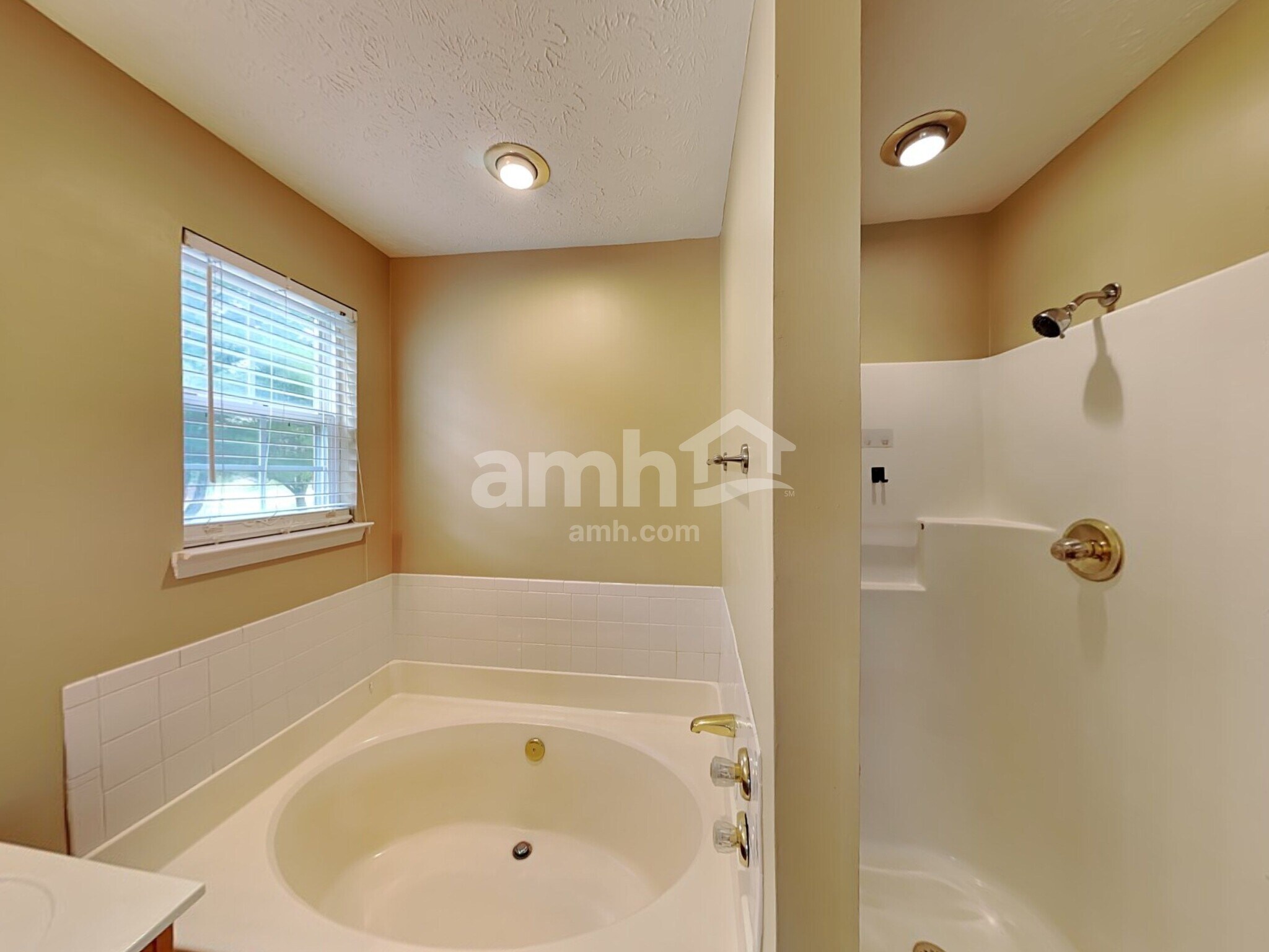 Building Photo - 1617 E Blairmont Dr