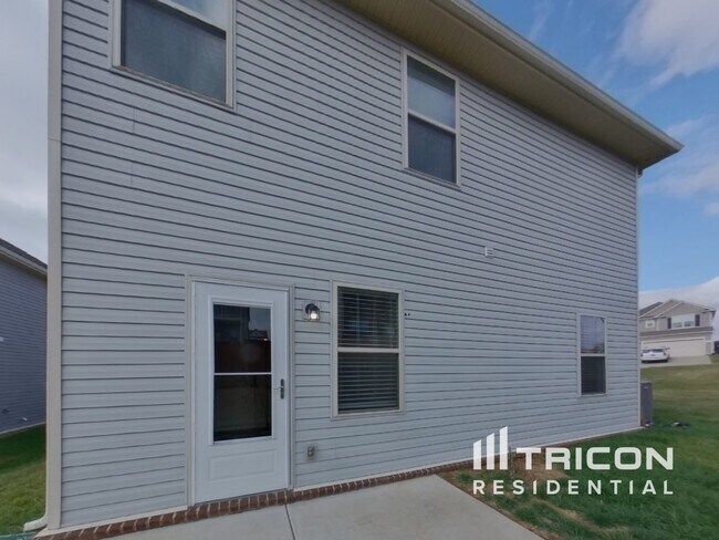 Building Photo - 1035 Lonergan Cir