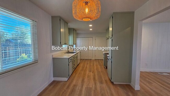 Building Photo - 1461 Hussman Ave