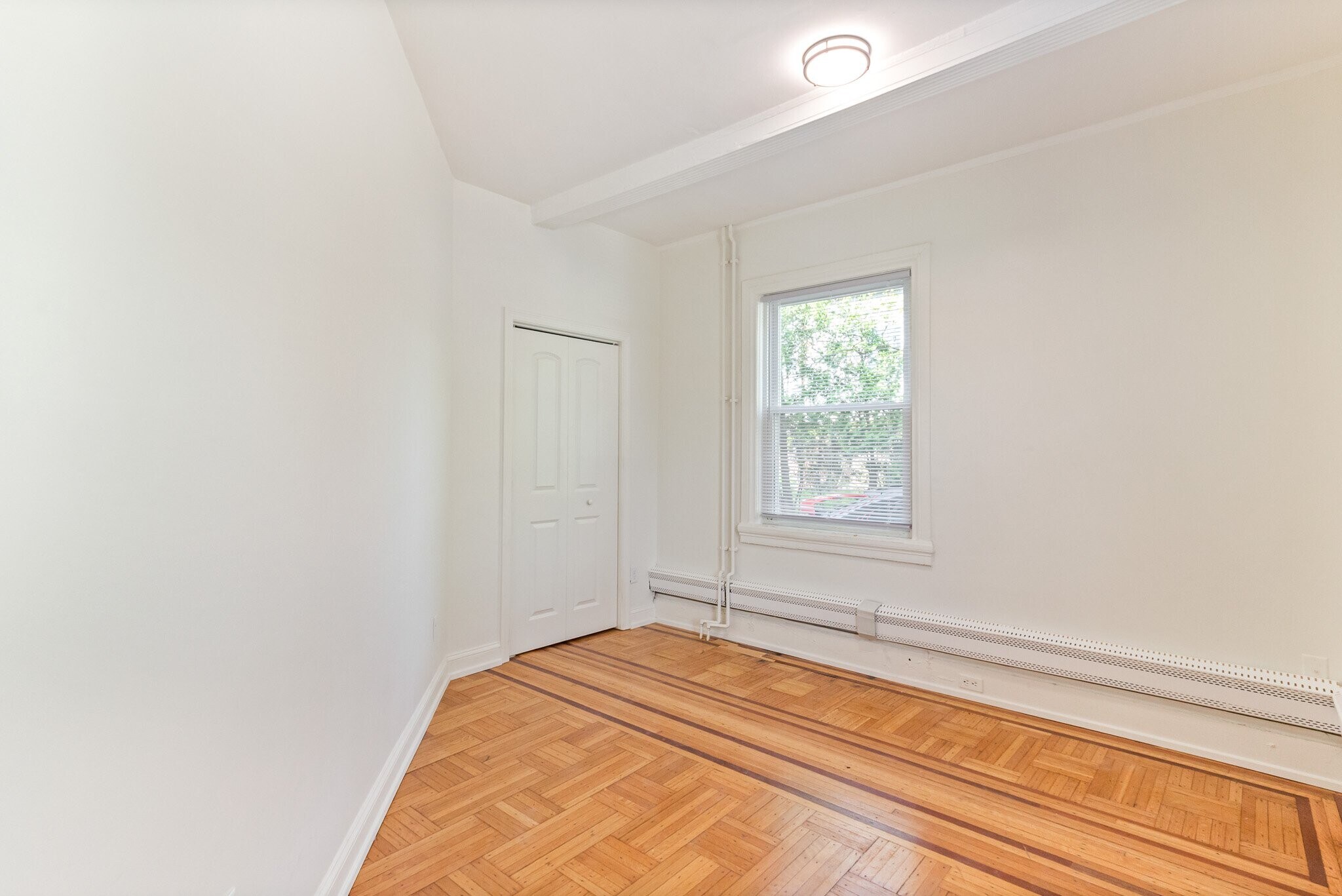 Building Photo - 169 Waterman St