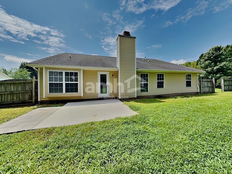 Building Photo - 120 Birch Hill Ct