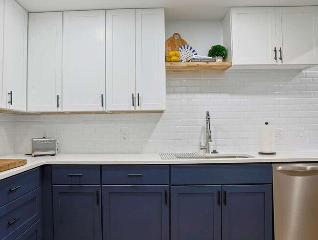 Building Photo - 2184 Skye Isles Pass SE