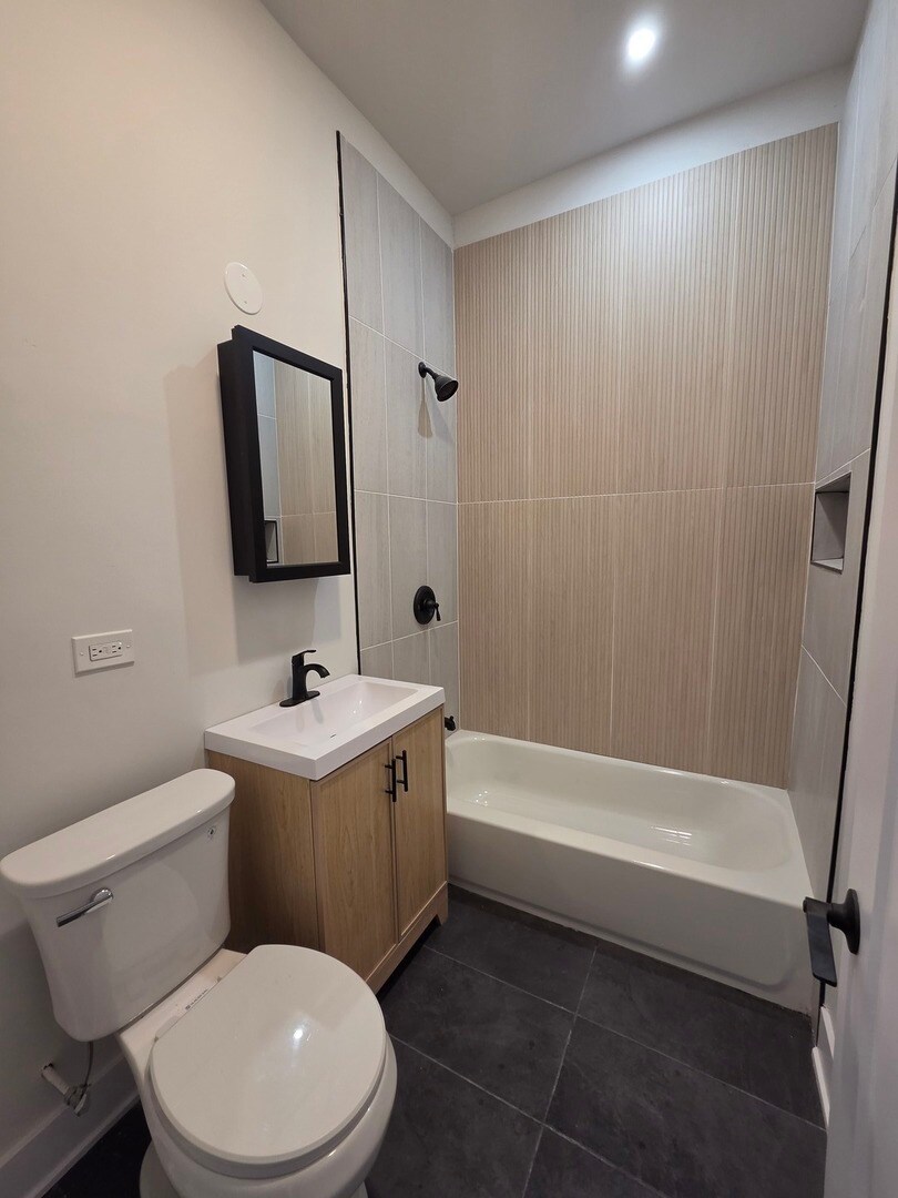 Building Photo - 2145 W 18th Pl