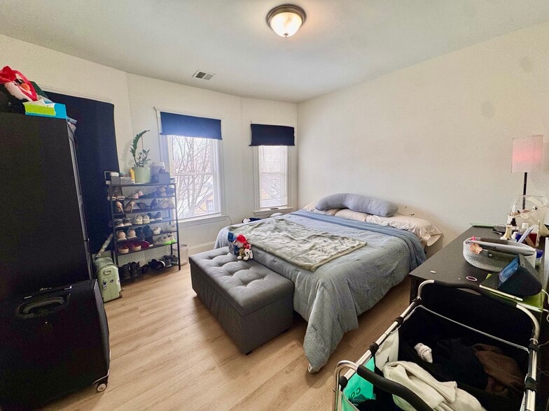 Building Photo - 127 Eliot St