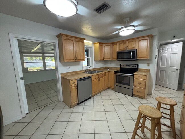 Building Photo - 5299 32nd Terrace N