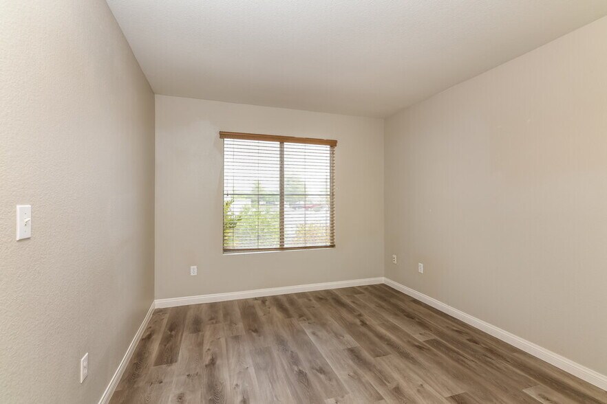 Building Photo - 1113 Nordyke Ave