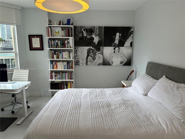 Building Photo - 888 Brickell Key Dr