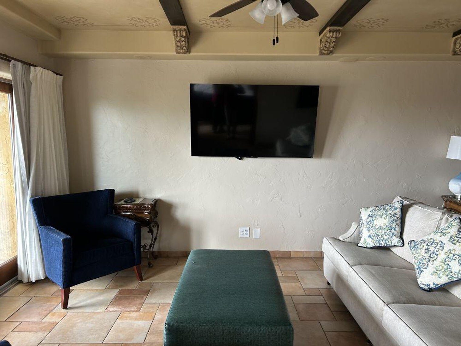 Building Photo - 935 Beach View Drive-SI ID1267835P