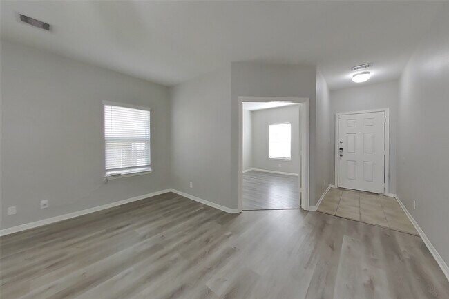 Building Photo - 6103 Coleus St