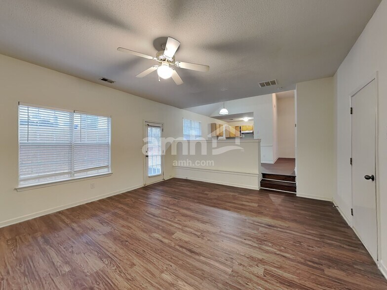 Building Photo - 148 Ventura Trl