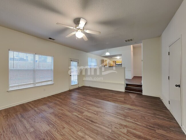 Building Photo - 148 Ventura Trl