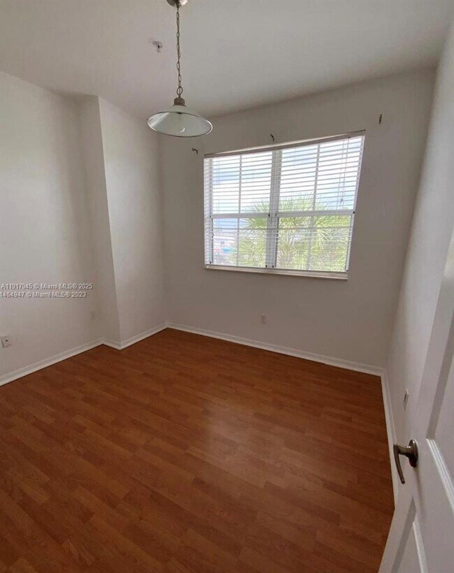 Building Photo - 10805 NW 89th Terrace