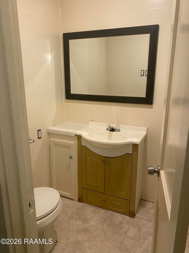 Building Photo - 714 Evangeline Dr