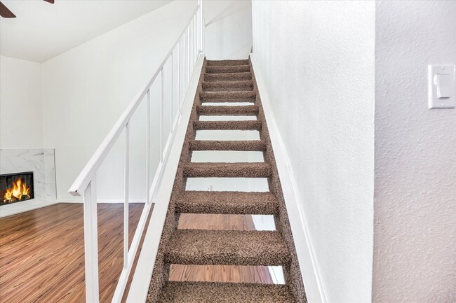 Building Photo - 10811 Richmond Ave.