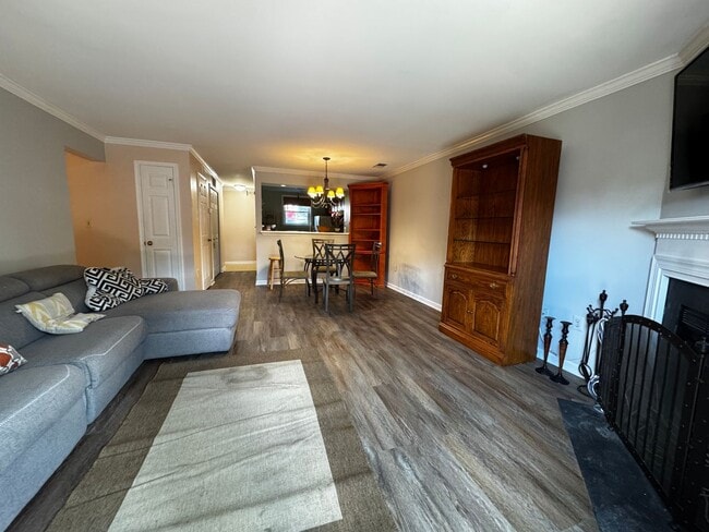 Building Photo - Furnished 2BR, 2BA Condo with Backyard in ...