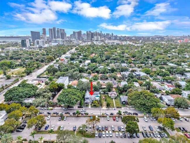 Building Photo - 150 NE 50th St