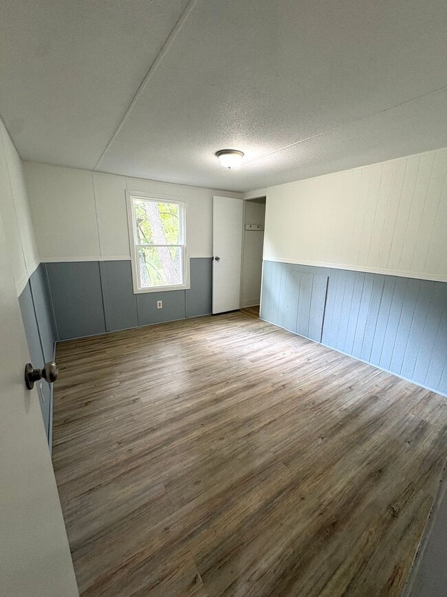 Building Photo - 2071 Sugar Creek Rd