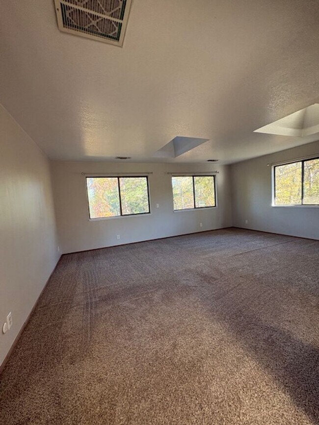 Building Photo - 4BD/3BA Home