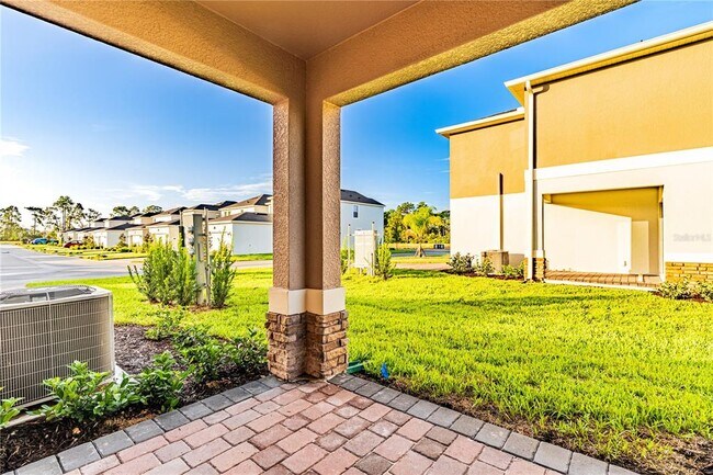 Building Photo - 16329 LAKELET Aly