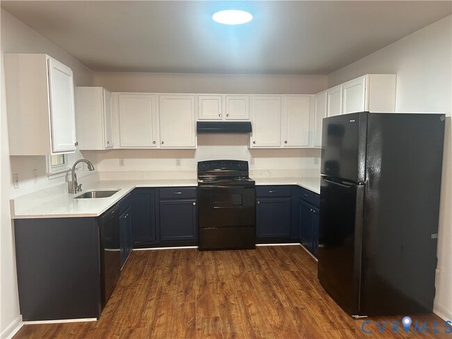 Building Photo - 5625 Eagle Lake Dr