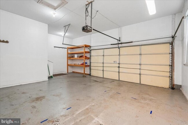 Building Photo - 905 Royal Elm Ct