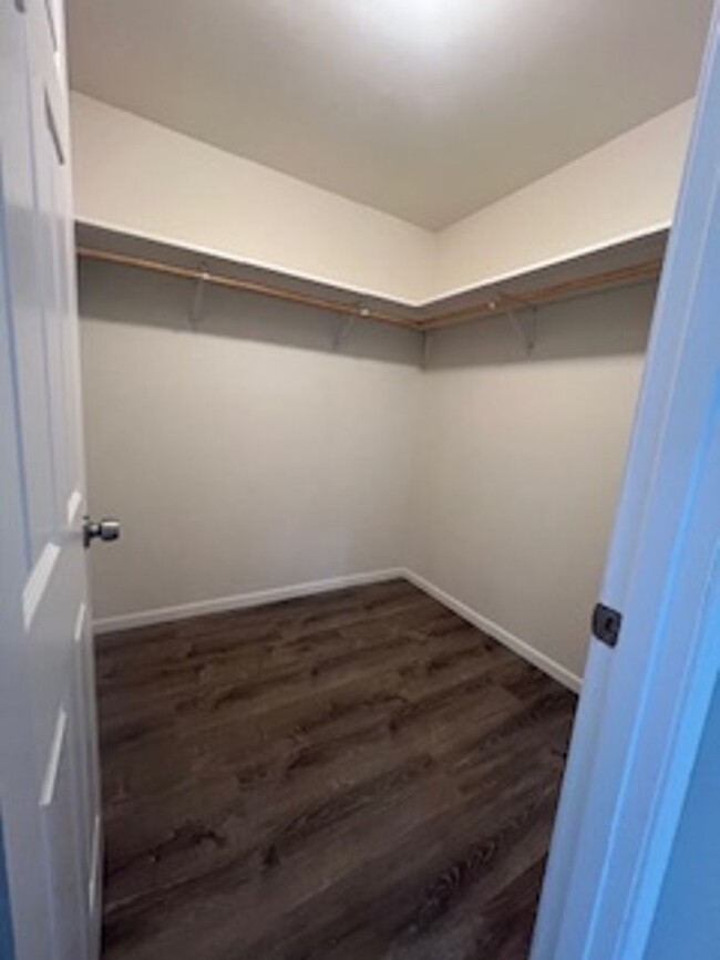 Building Photo - 3 Bedroom Duplex