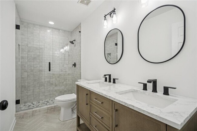 Building Photo - 165 Sable Pointe Dr