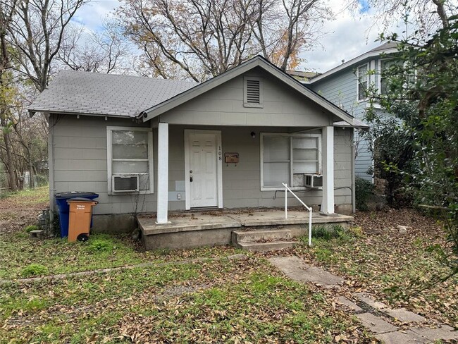 Primary Photo - 108 Franklin Blvd
