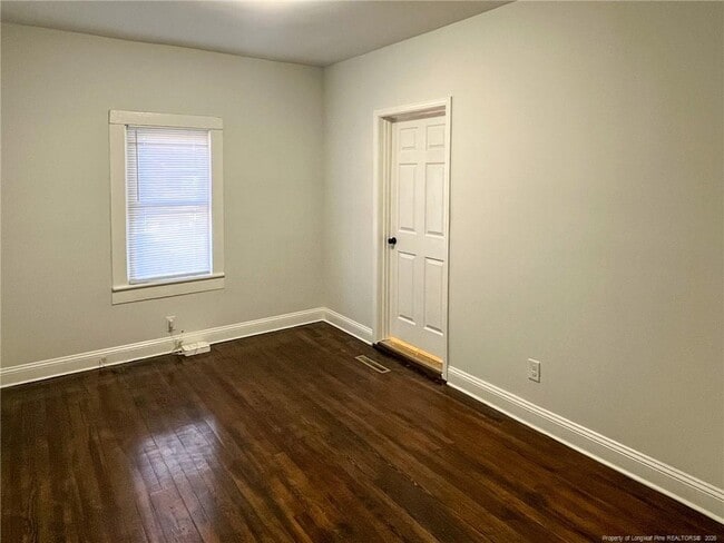 Building Photo - 123 John St