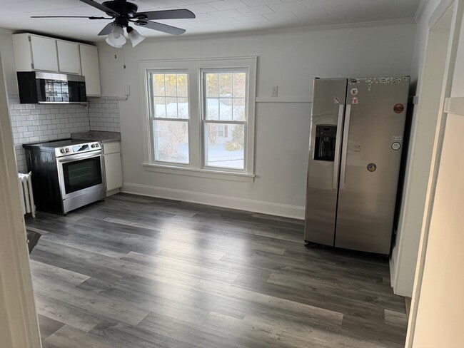 Building Photo - 236 Glenmont Rd