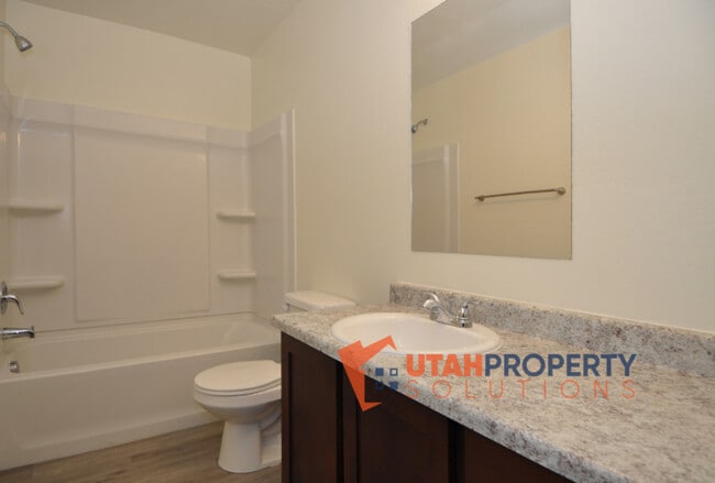 Building Photo - 14424 S Ferndale Way