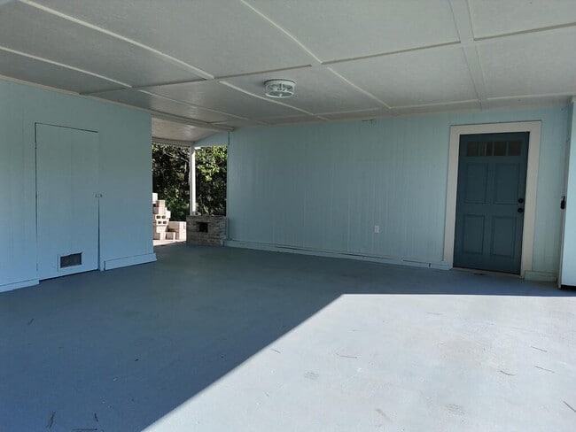 Building Photo - 101 Myrtle Dr