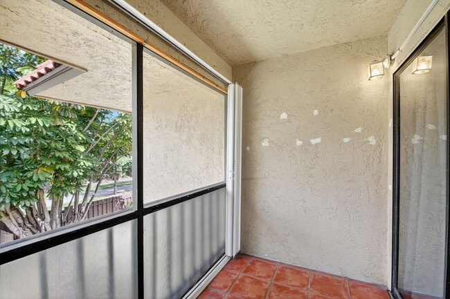 Building Photo - 5985 Forest Hill Blvd