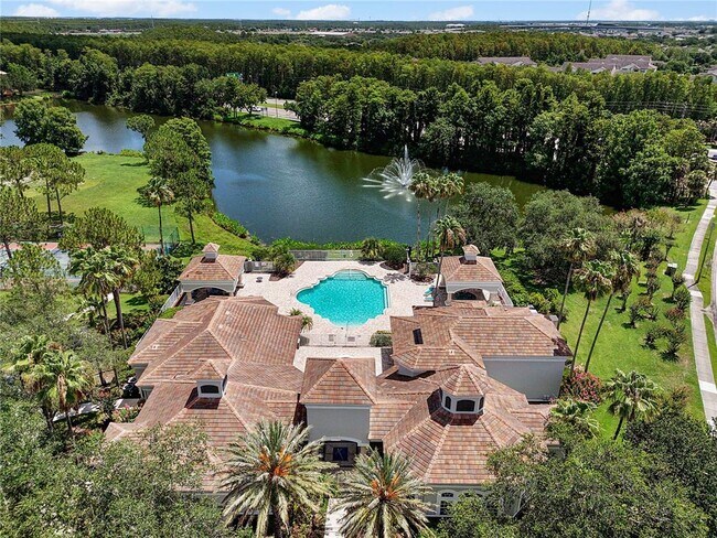 Building Photo - 13929 Fairway Island Dr