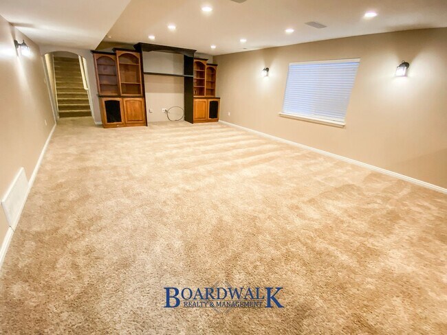 Building Photo - Stunning Draper Home with Finished Basement & Backyard Retreat