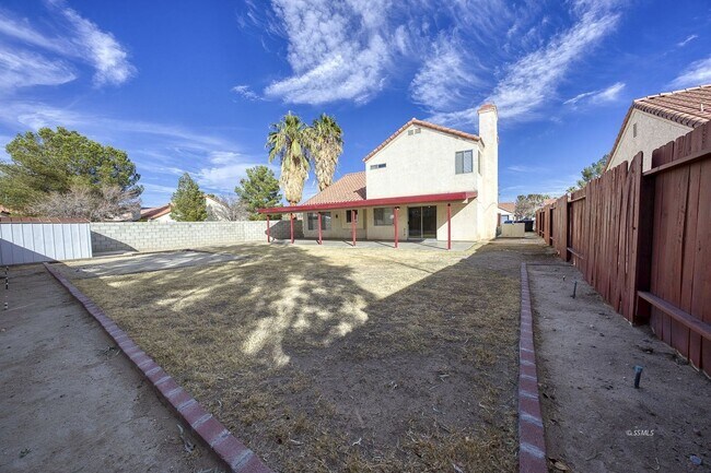 Building Photo - Please Contact Vaughn Realty to set up an ...